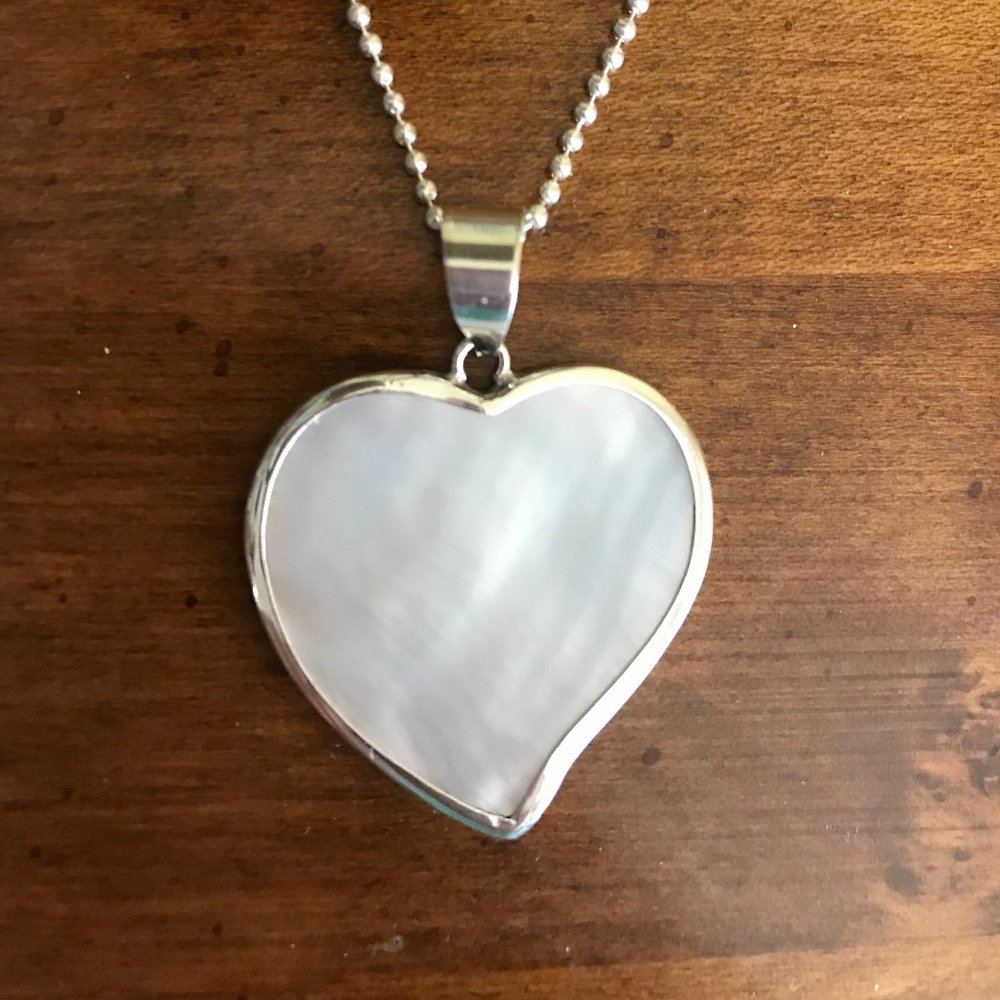Mother of Pearl Shell heart necklace pendant